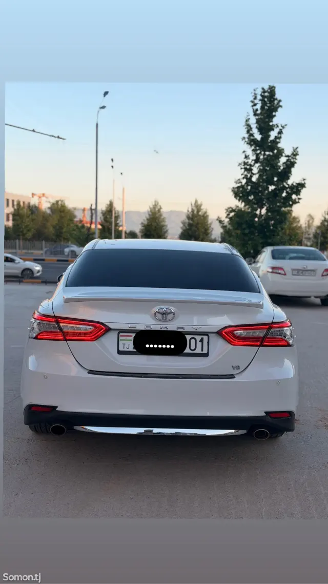Toyota Camry 2018 · 2.5 AT
