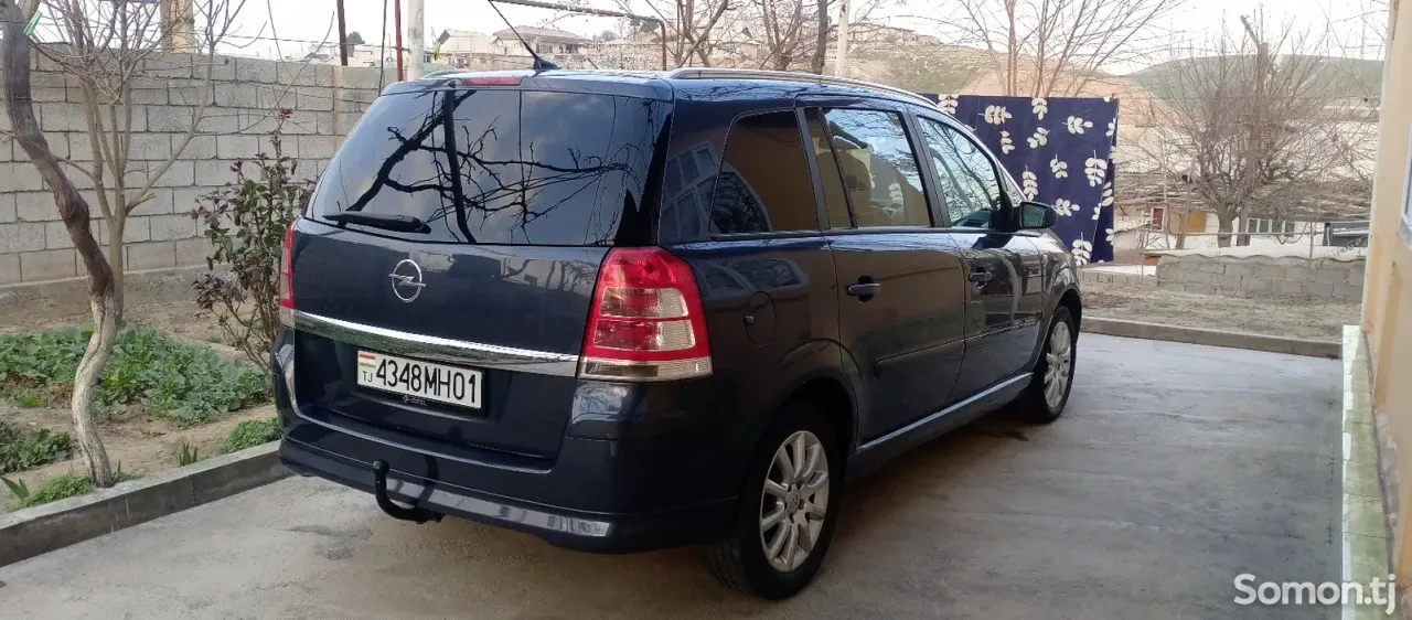 Opel Zafira 2008 · 2.2 MT