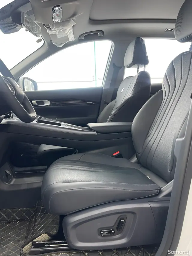 Geely Galaxy E5 2025 · AT