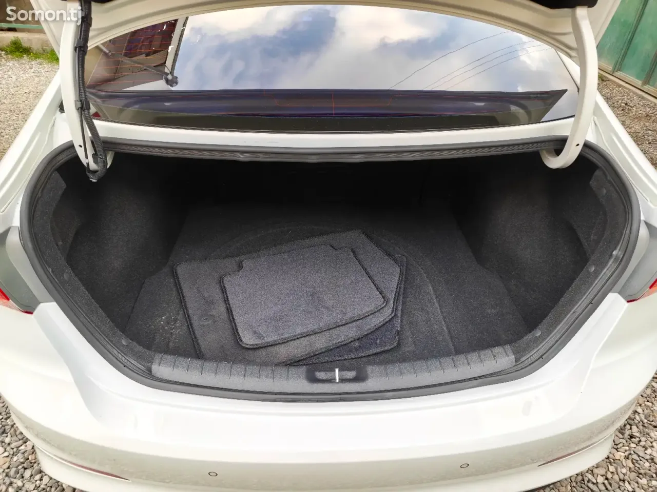 Hyundai Avante 2016 · 1.6 AT