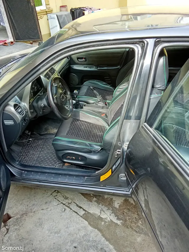 Lexus IS series 2001 · 2.0 MT