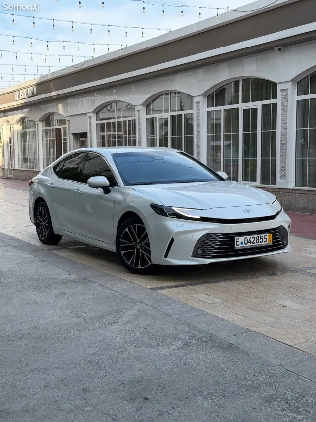 Toyota Camry 2025 · 2.5 AT