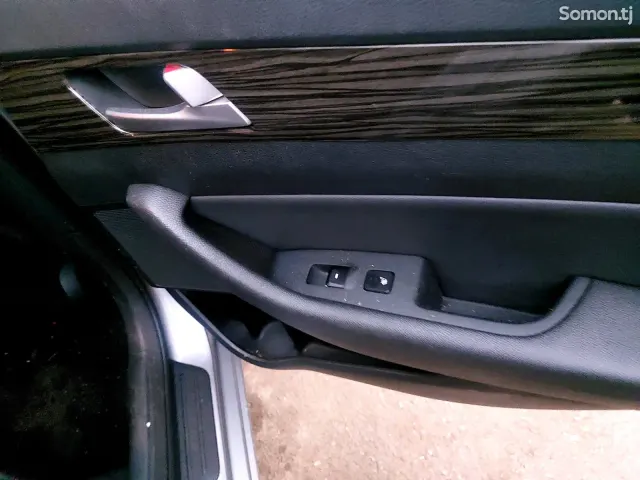Hyundai Sonata 2014 · 2.0 AT