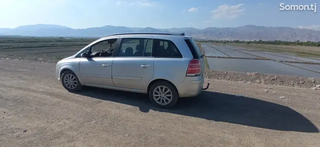 Opel Zafira 2006 · 1.6 AT