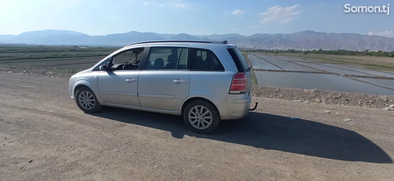 Opel Zafira 2006 · 1.6 AT