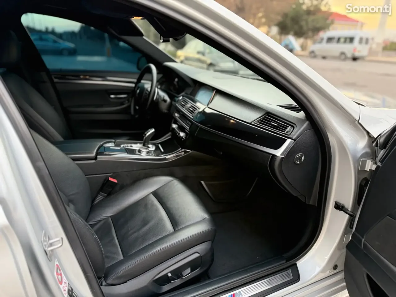 BMW 5 series 2015 · 3.0 AT