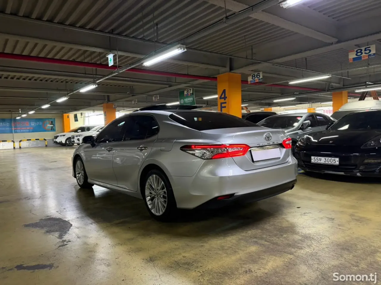 Toyota Camry 2019 · 2.5 AT
