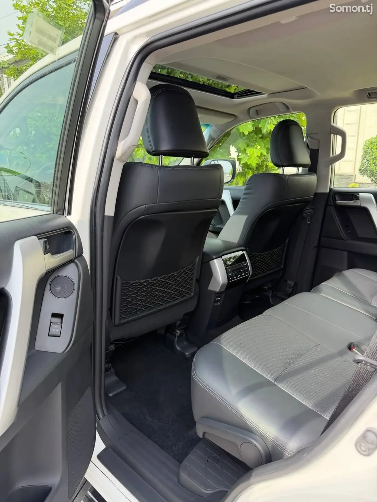 Toyota Land Cruiser Prado 2023 · 4.0 AT