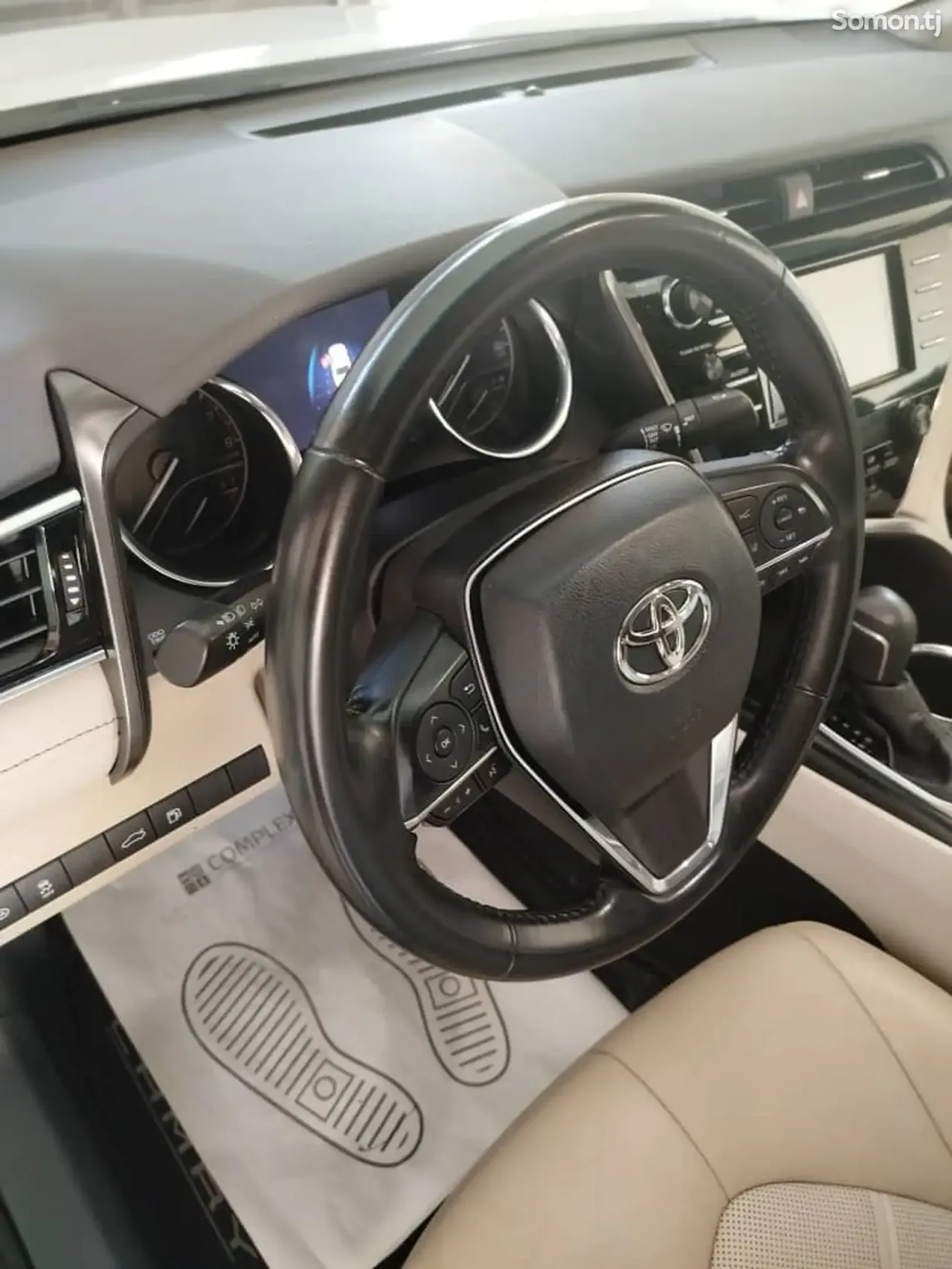 Toyota Camry 2018 · 2.5 AT