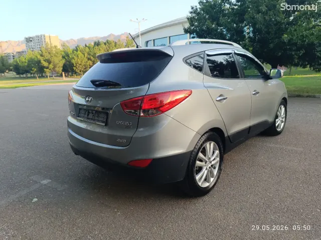 Hyundai Tucson 2010 · 2.0 AT