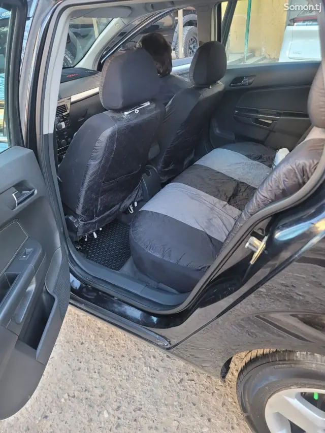 Opel Astra H 2008 · 1.8 MT