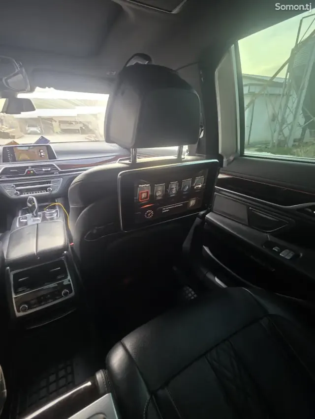 BMW 7 series 2017 · 3.0 AT