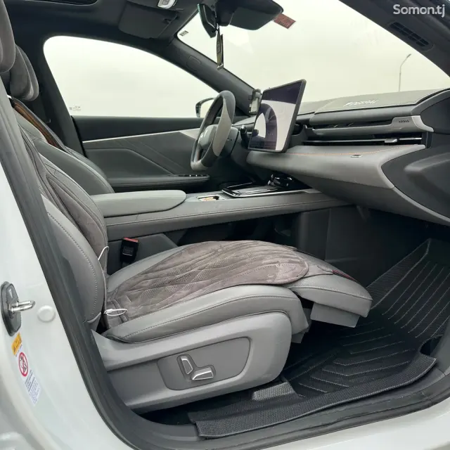 Changan Deepal S05 2025 · 6.3 AT