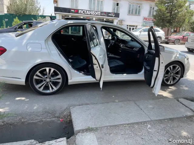 Mercedes-Benz E class 2014 · 3.5 AT
