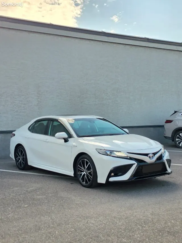 Toyota Camry 2022 · 2.5 AT