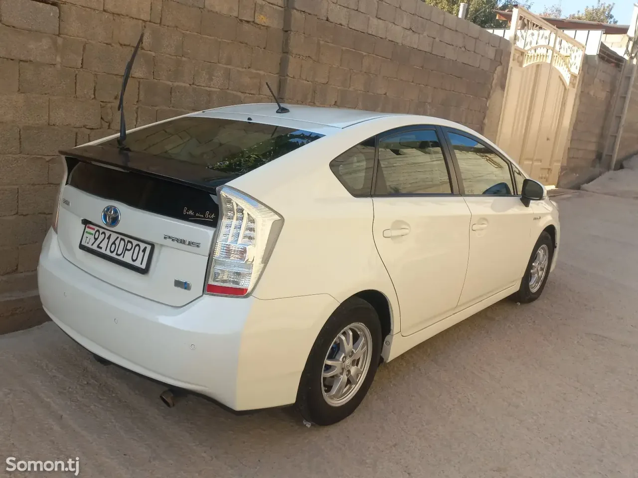 Toyota Prius 2010 · 1.8 AT