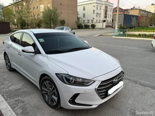 Hyundai Avante 2016 · 1.6 AT