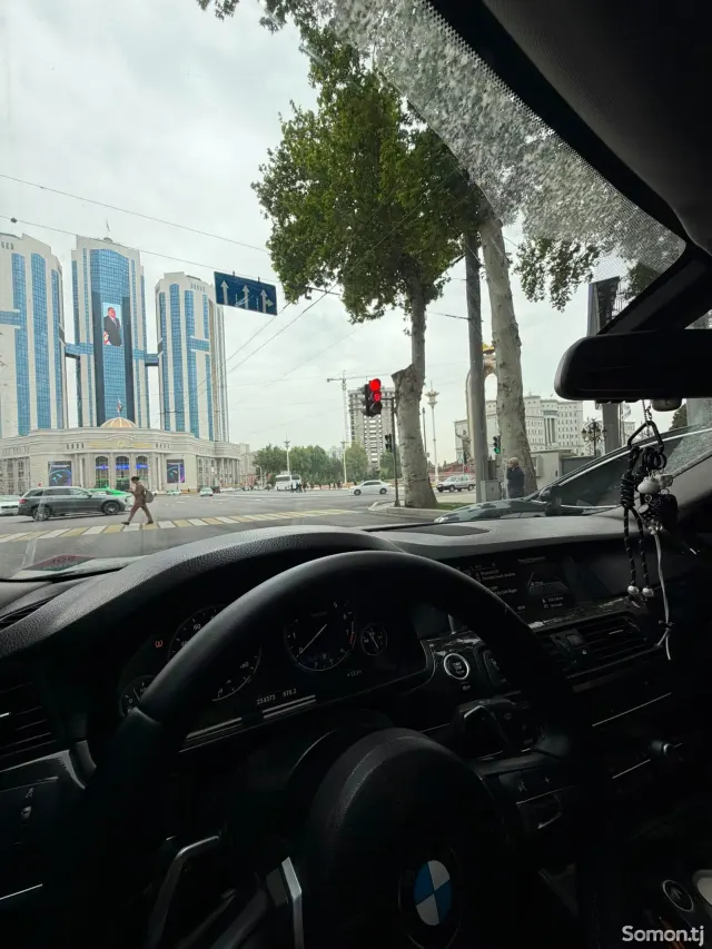 BMW M5 2014 · 2.8 AT