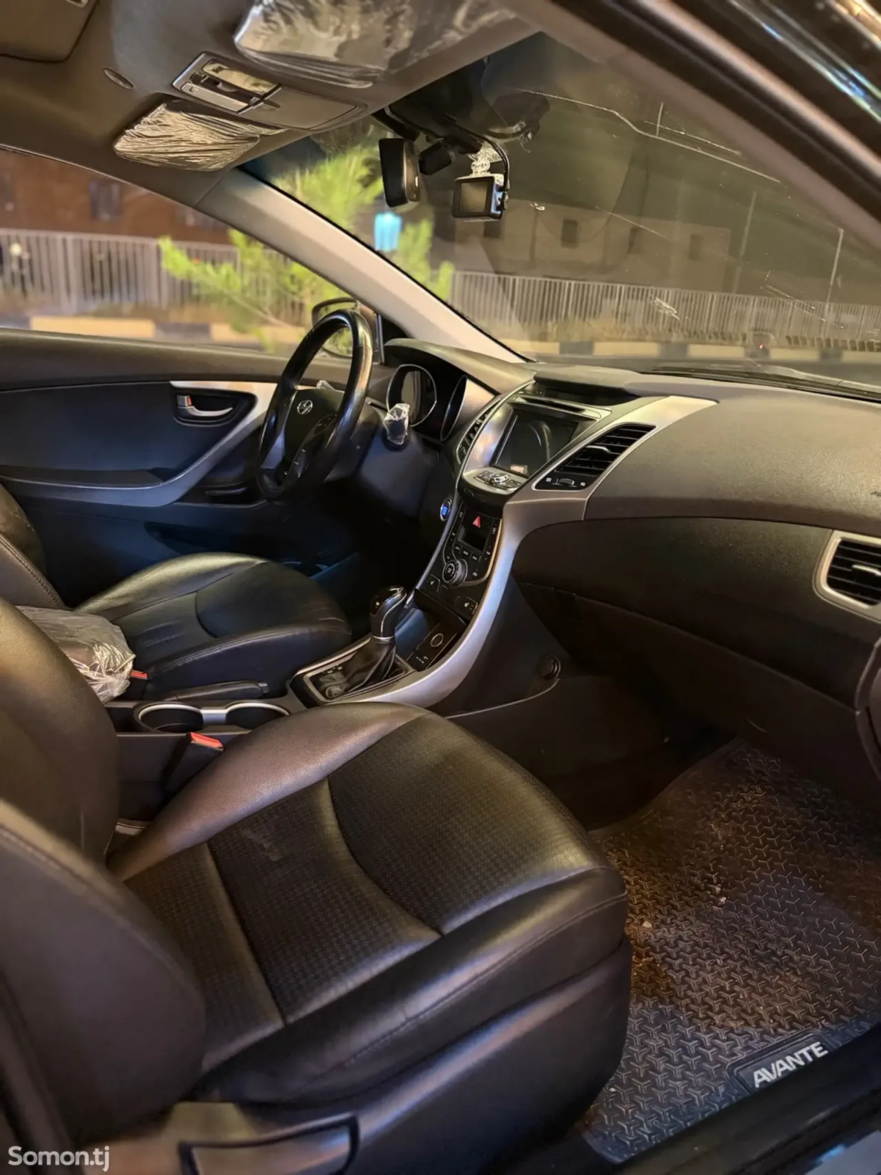 Hyundai Avante 2014 · 1.6 AT