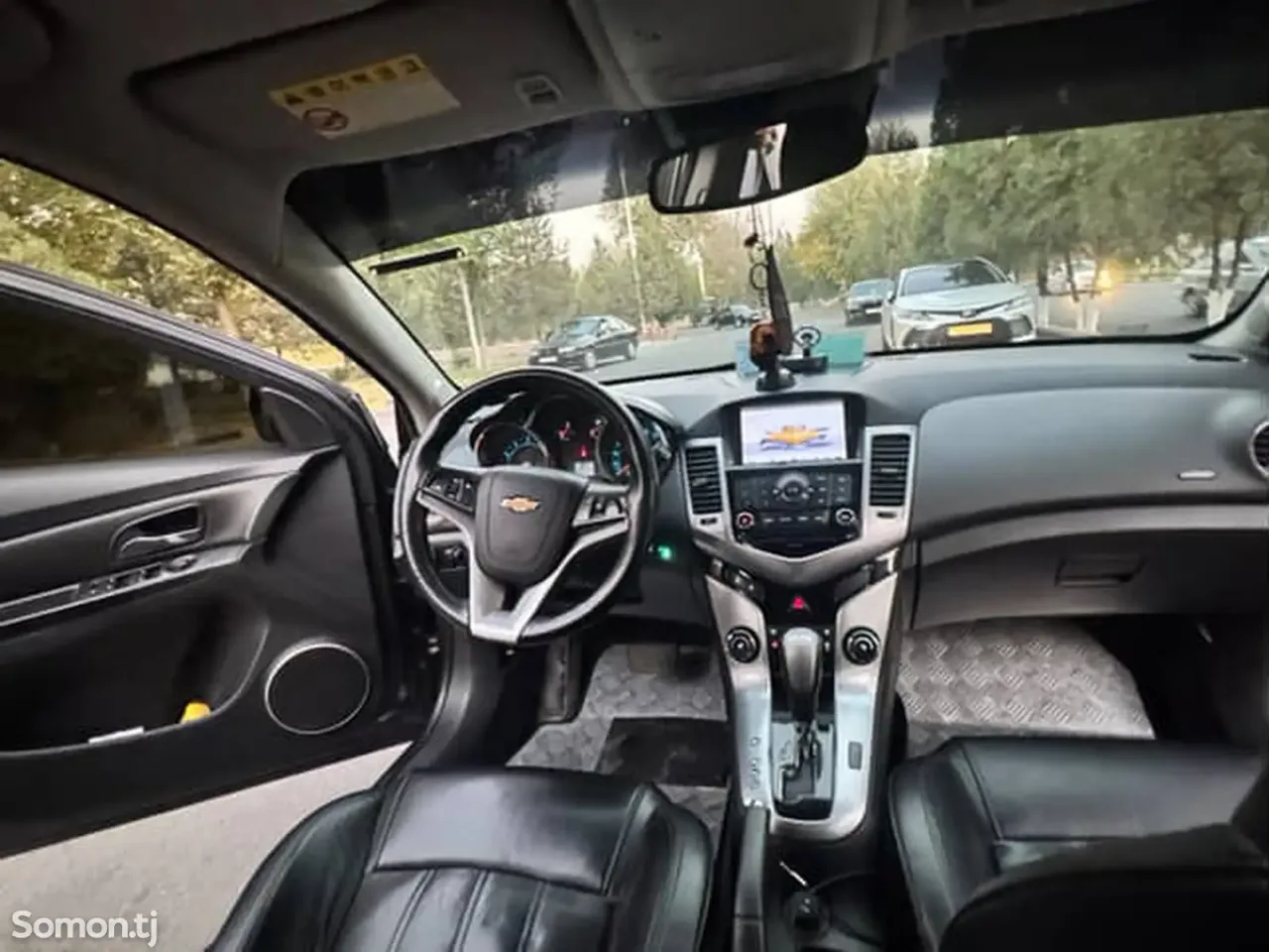 Chevrolet Cruze 2011 · 1.8 AT