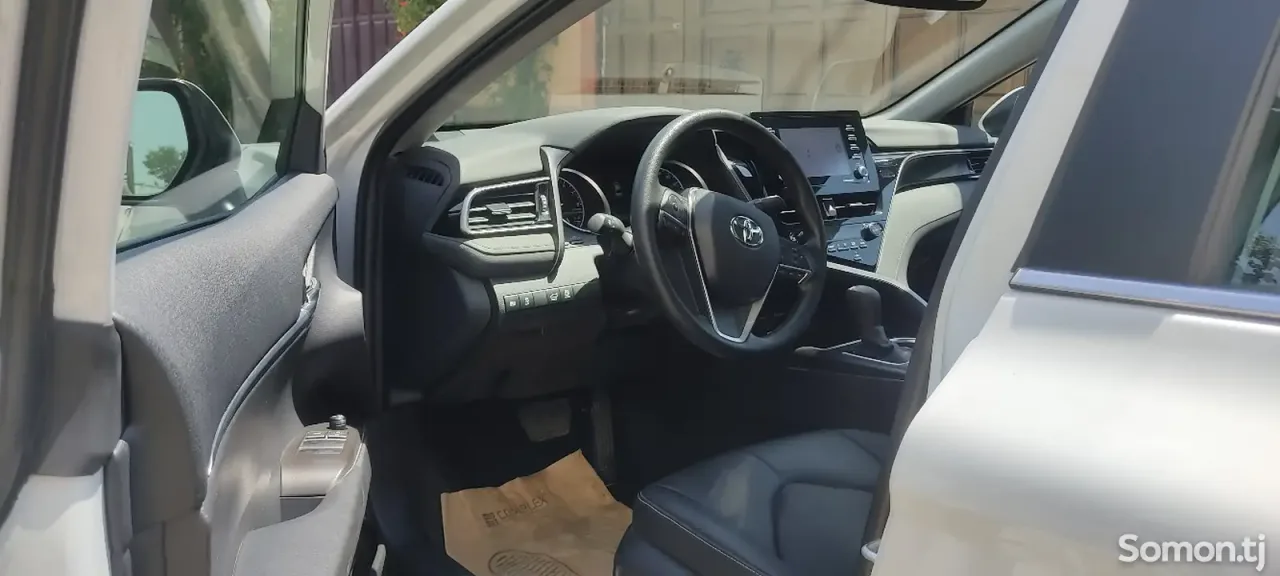 Toyota Camry 2023 · 2.5 AT