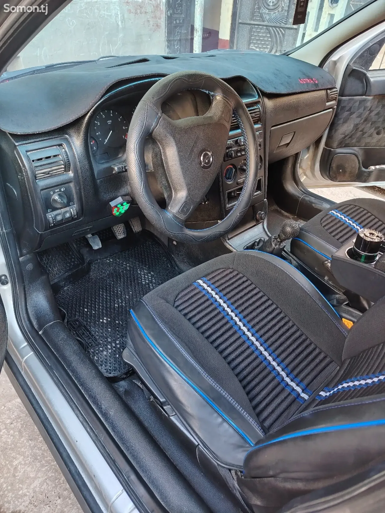 Opel Astra G 1999 · 1.6 MT