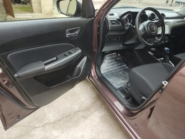 Suzuki Swift 2017 · 1.1 AT