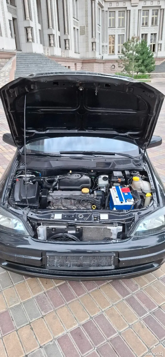Opel Astra G 1999 · 1.6 MT