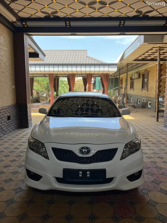 Toyota Camry 2010 · 2.5 AT