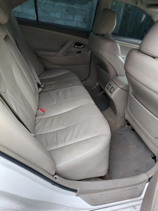 Toyota Camry 2009 · 2.4 AT