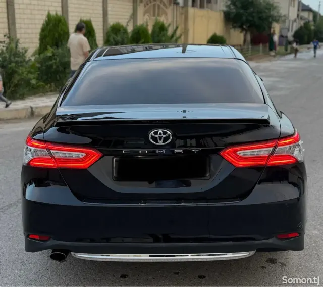 Toyota Camry 2018 · 2.5 AT