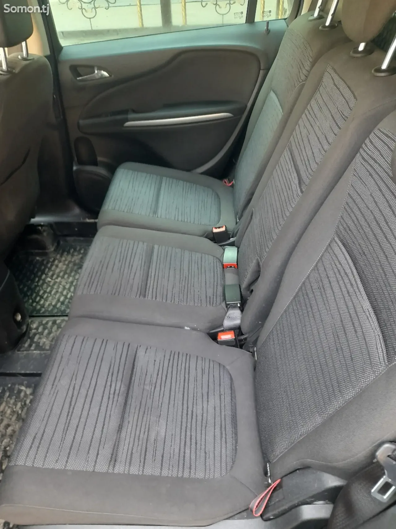 Opel Zafira 2015 · 2.0 MT