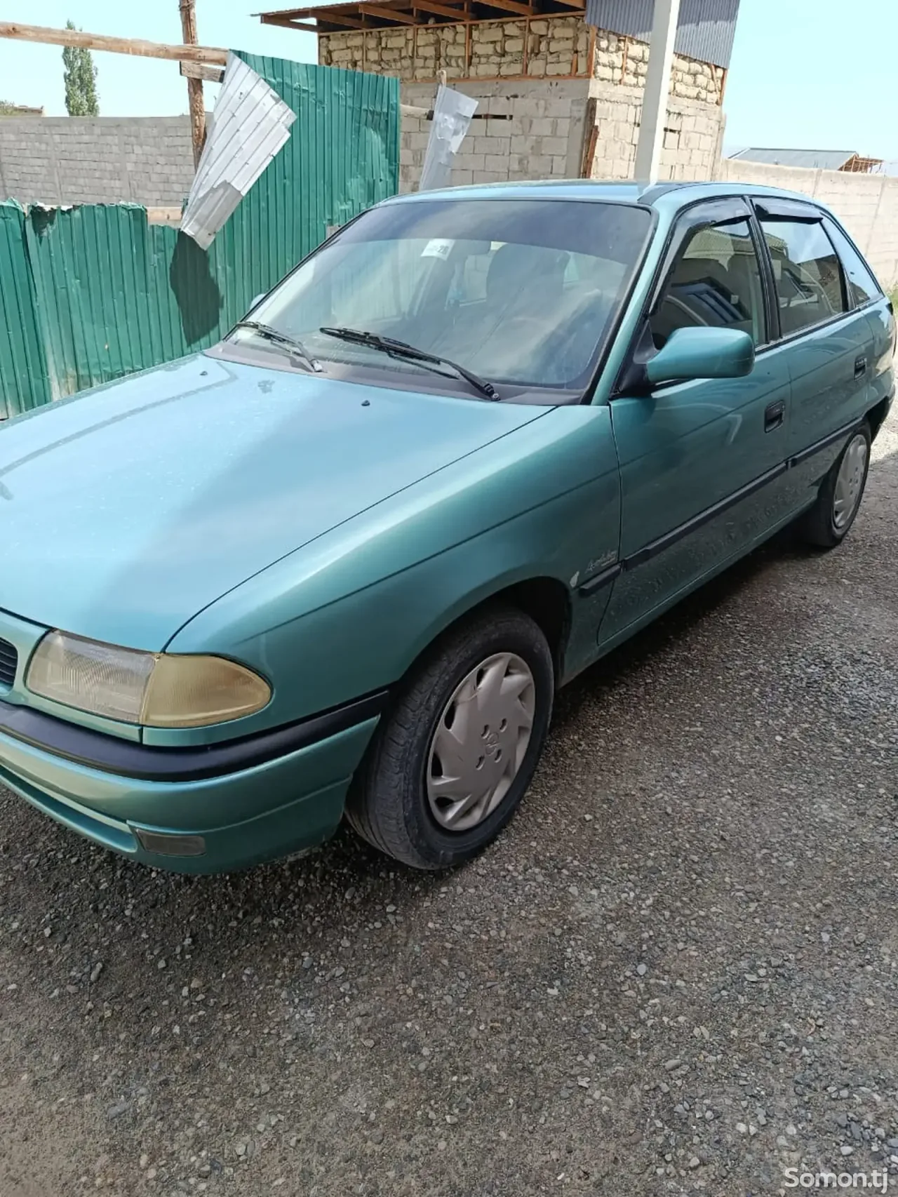 Opel Astra F 1996 · 1.6 MT