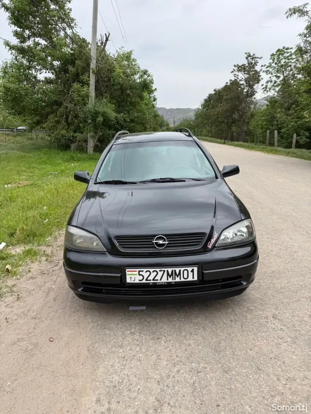 Opel Astra G 1999 · 1.6 MT