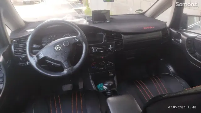 Opel Zafira 2002 · 2.2 AT