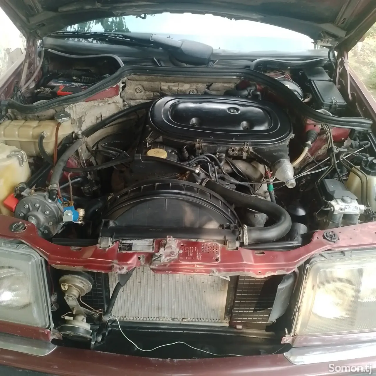 Mercedes-Benz W124 1989 · 2.0 MT