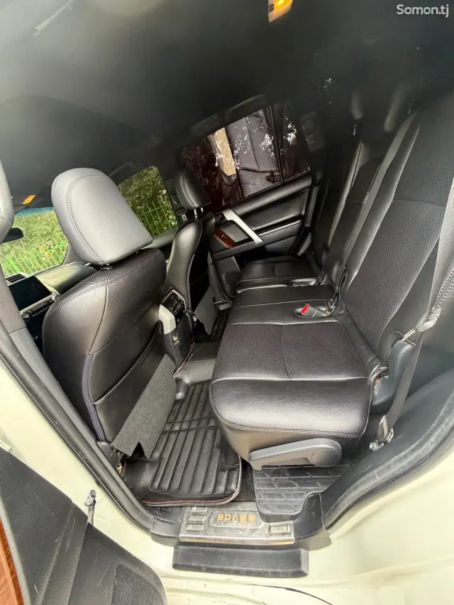 Toyota Land Cruiser Prado 2014 · 4.0 AT