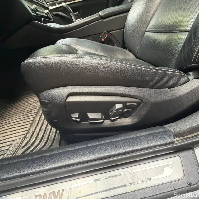 BMW 5 series 2015 · 2.0 AT