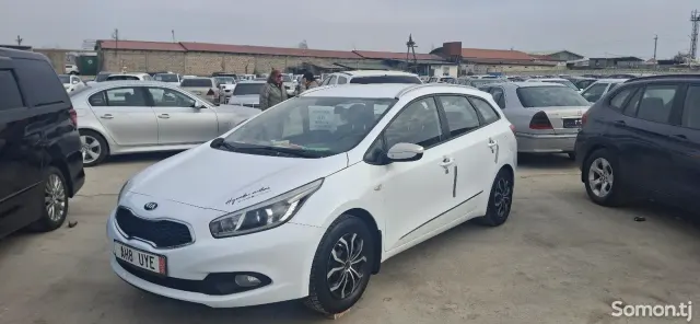 Kia Ceed 2014 · 1.6 MT