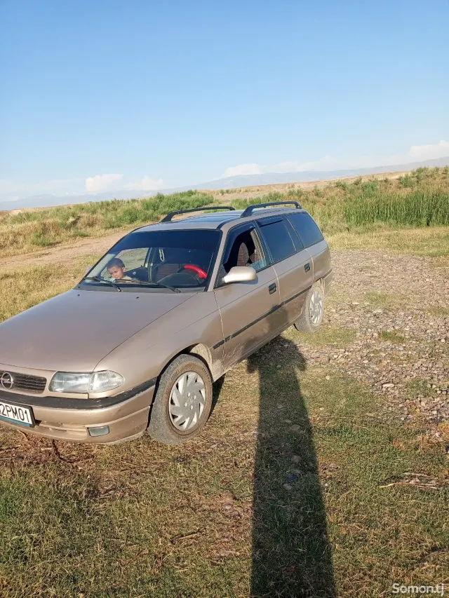 Opel Astra F 1996 · 1.6 MT