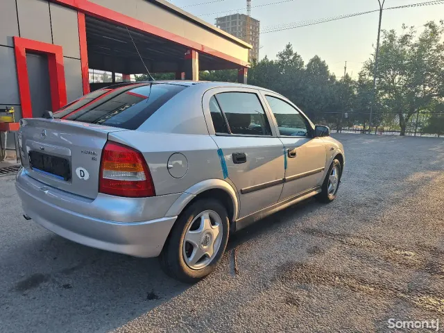 Opel Astra G 1999 · 1.6 MT