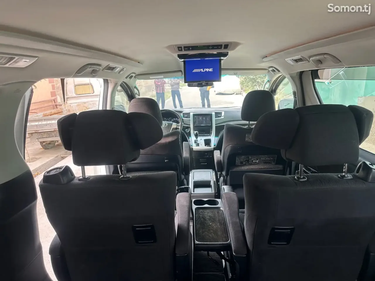 Toyota Vellfire 2014 · 2.4 AT