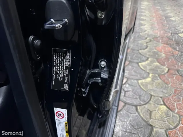 Lexus LX series 2015 · 5.7 AT