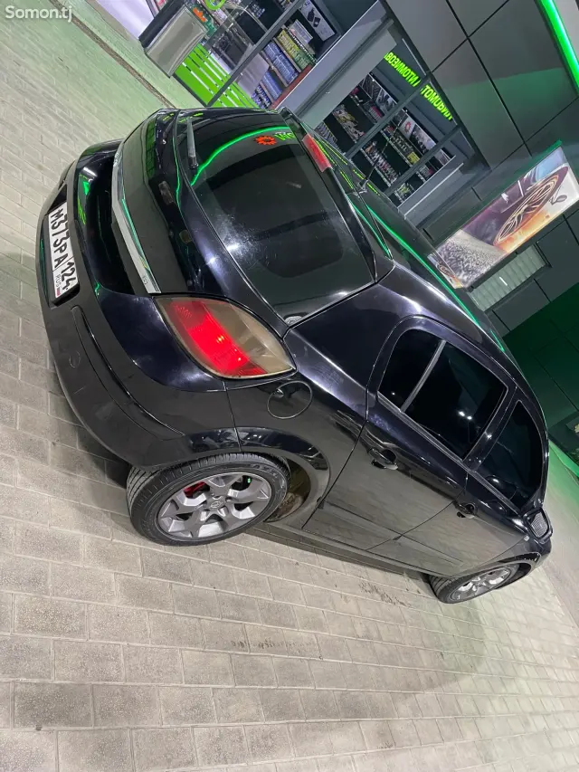 Opel Astra H 2006 · 1.8 MT