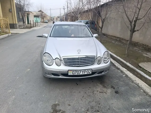 Mercedes-Benz E class 2002 · 2.4 AT