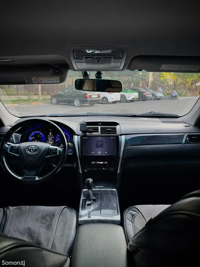 Toyota Camry 2015 · 2.5 AT
