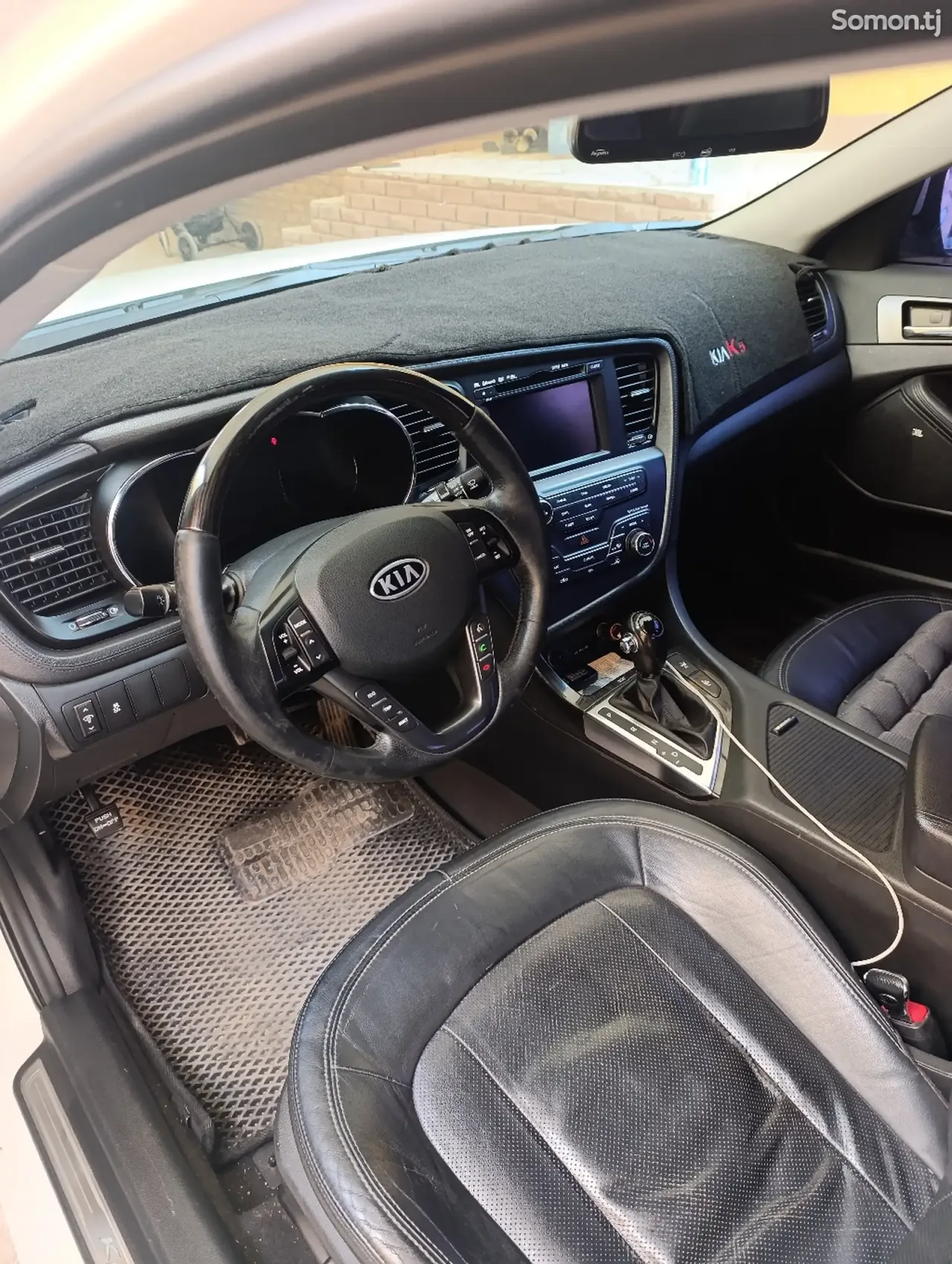 Kia K5 2011 · 2.0 AT