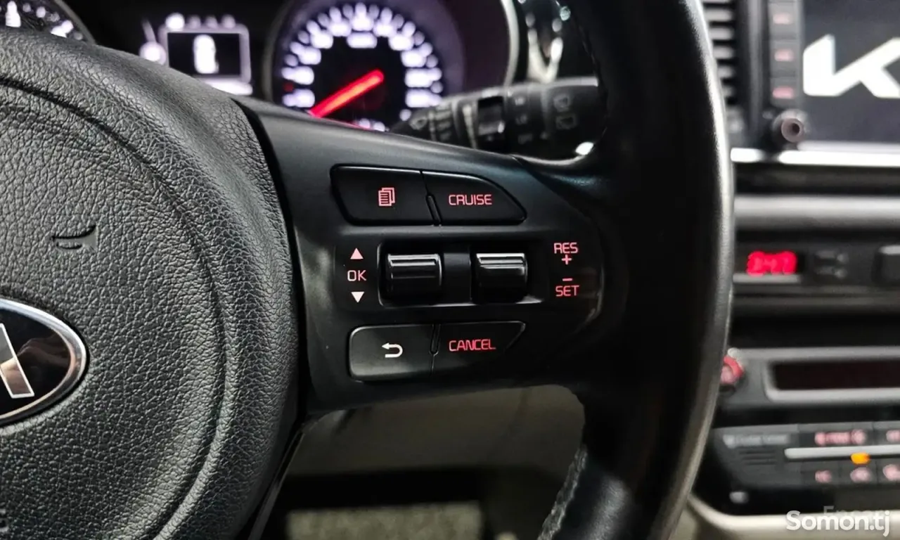 Kia Carnival 2014 · 2.2 AT