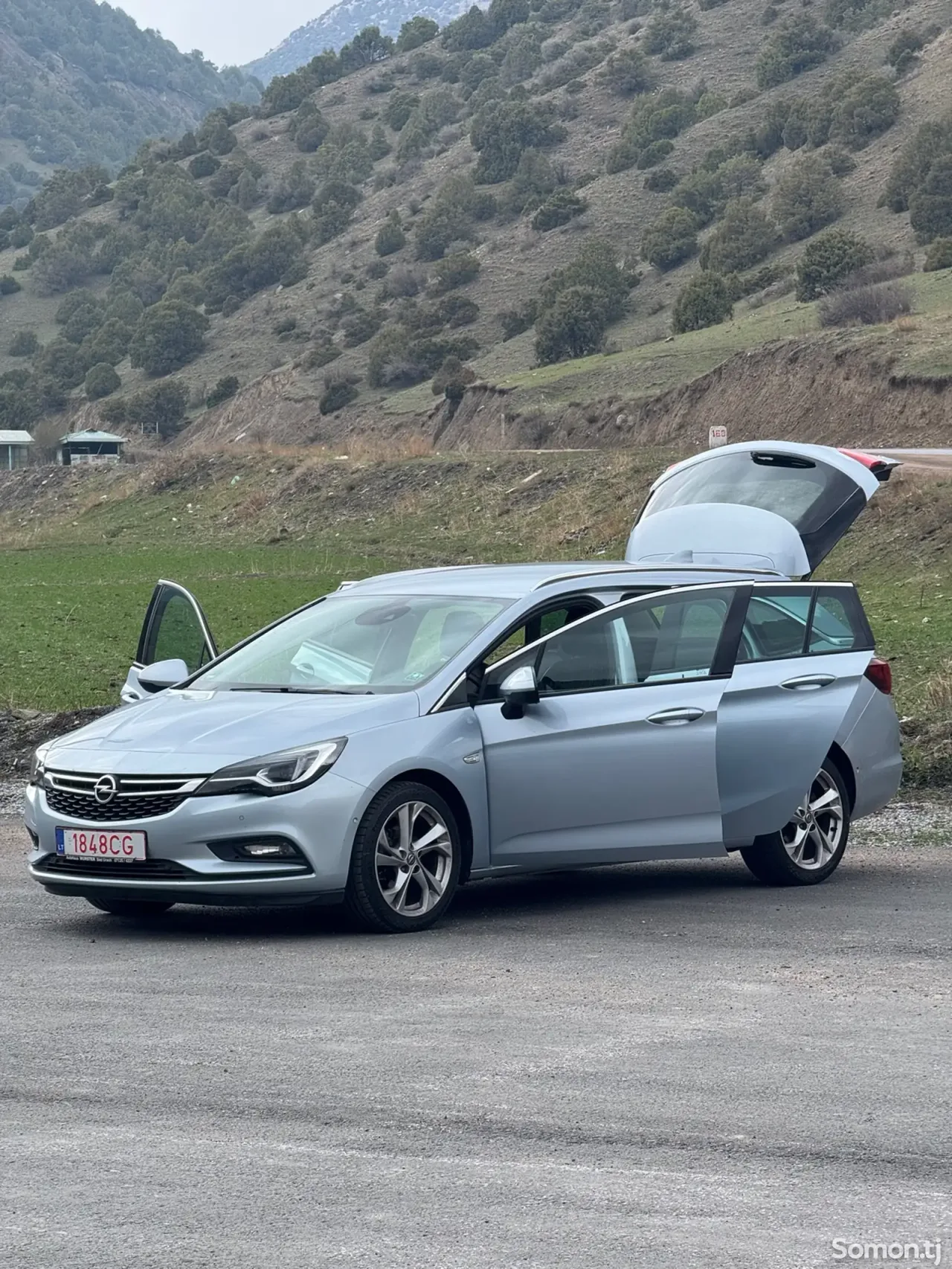 Opel Astra K 2017 · 1.4 AT