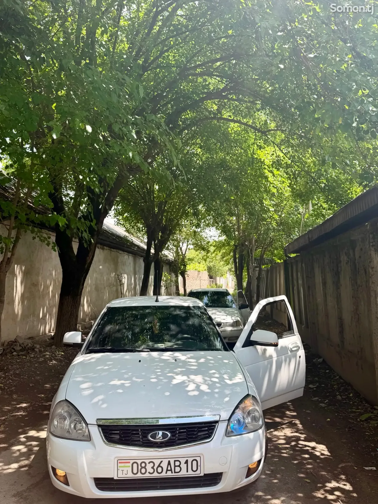 Lada (ВАЗ) Priora 2010 · 1.6 MT
